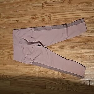 3/4 mid calf Pink fabletics leggings